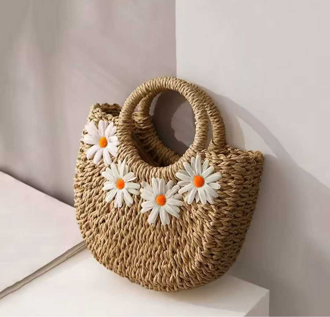 Daisy sling bag