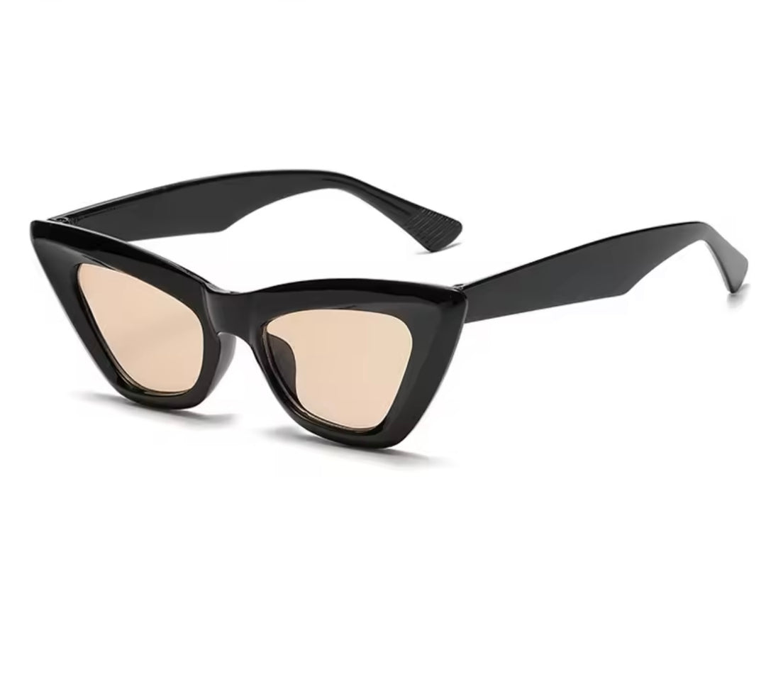 Retro cat-eye sunglasses