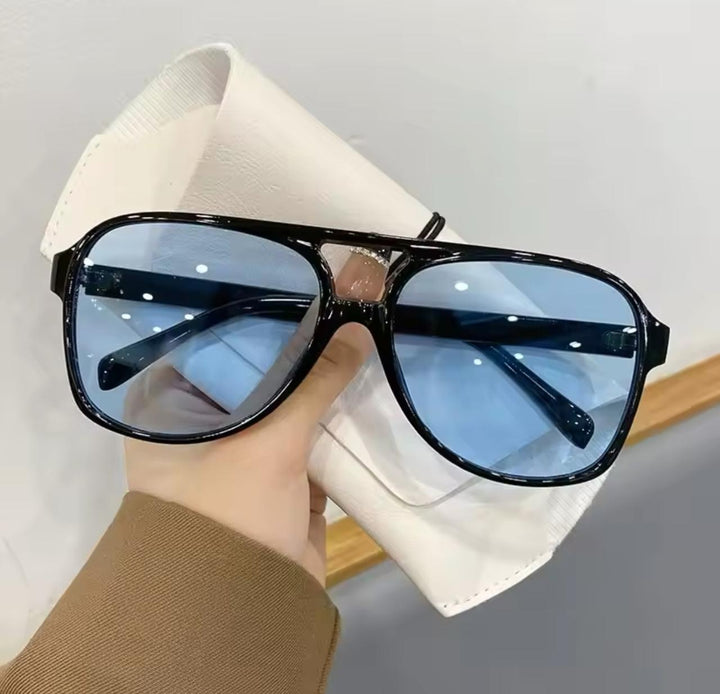 Oval full frame sunglasses blue