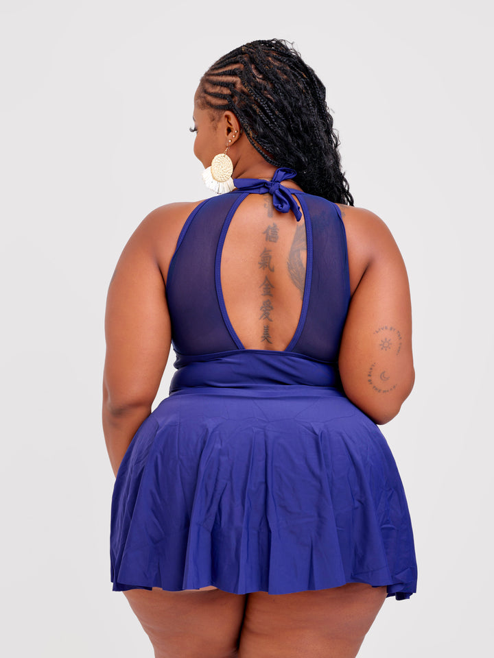 Dress with ribbon tie