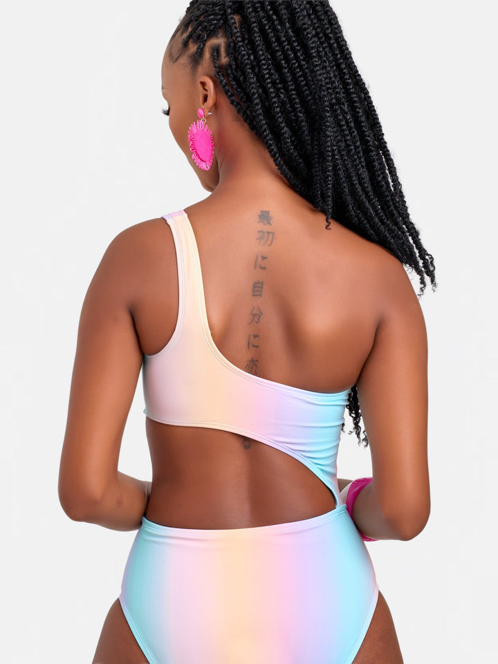 Ombre curve enhancing one piece