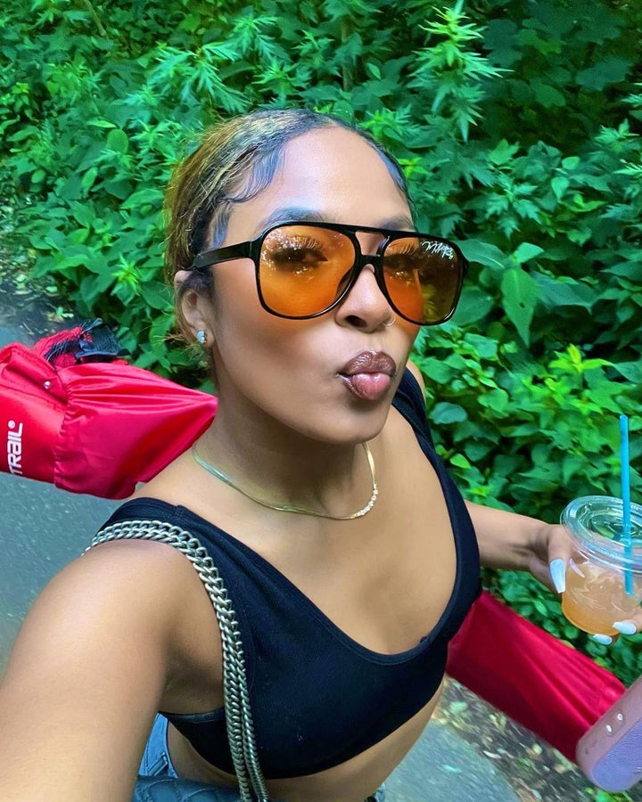 Oval full frame sunglasses