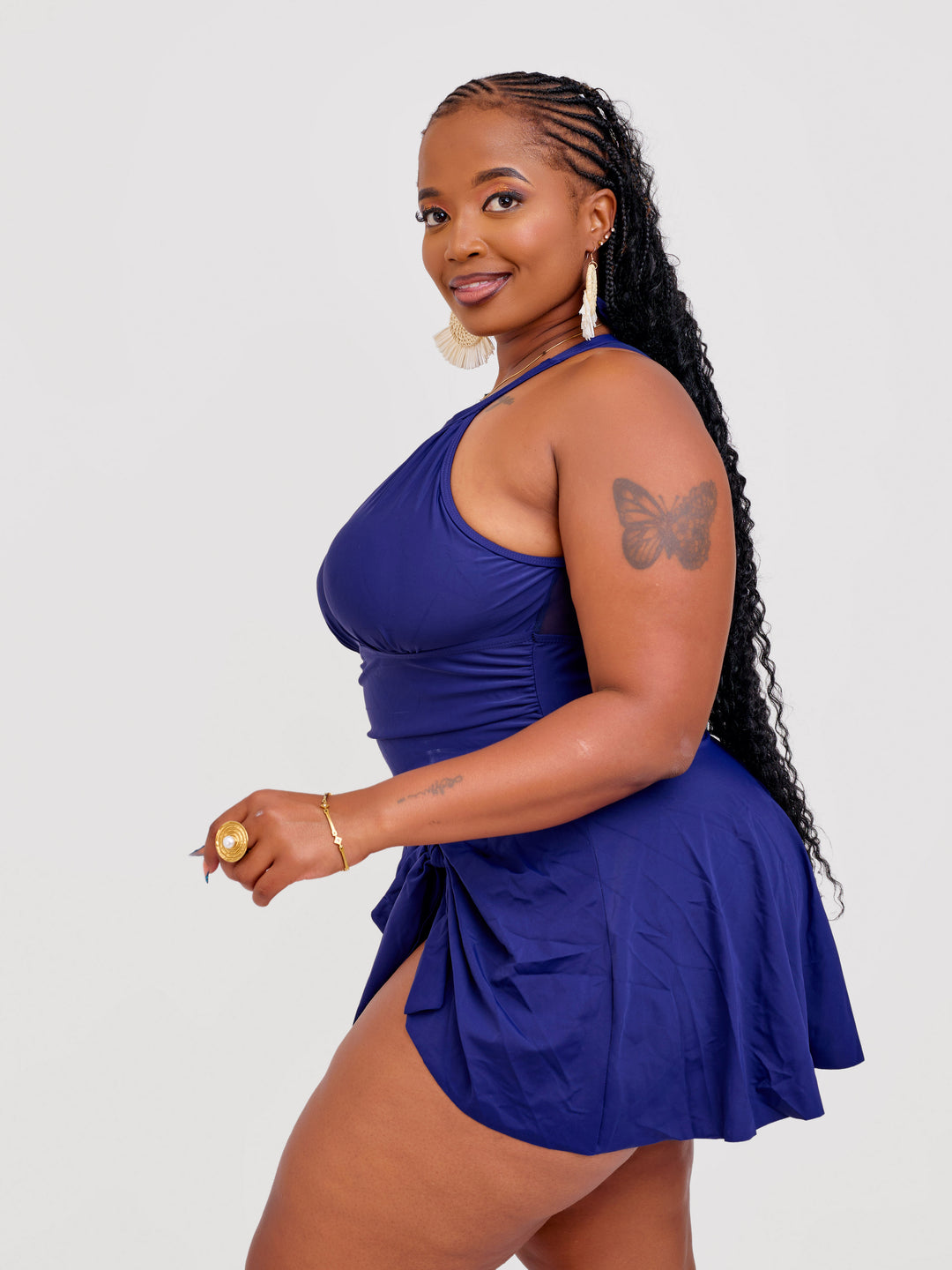 Dress with ribbon tie