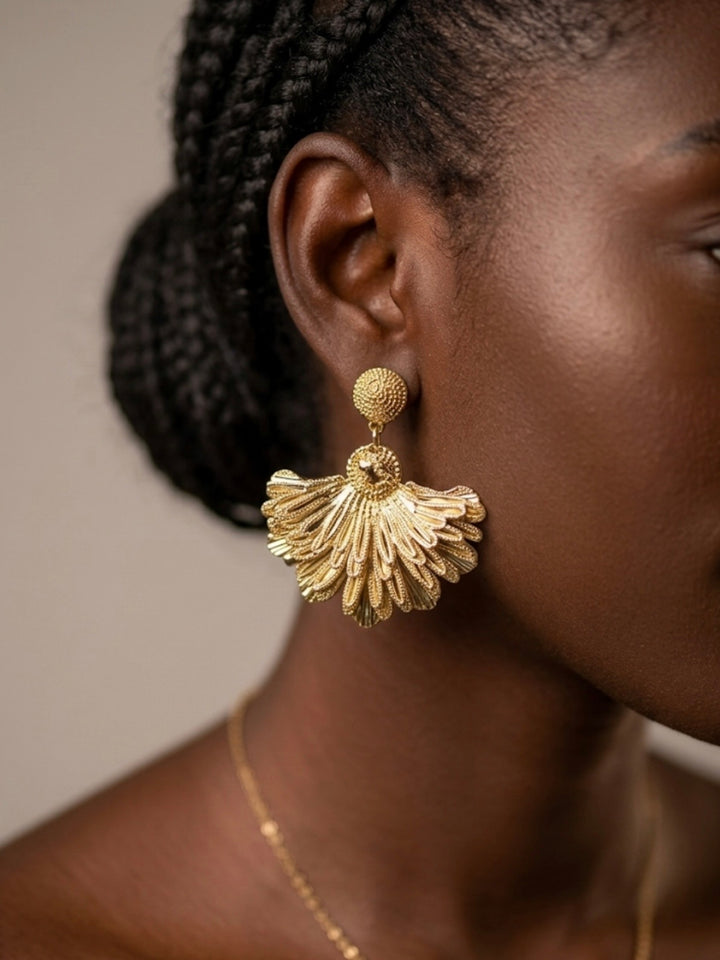 Raffia fan earrings