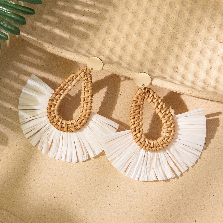 Rattan earrings beige