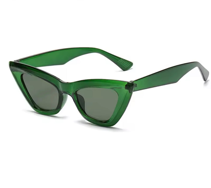 Retro cat-eye sunglasses