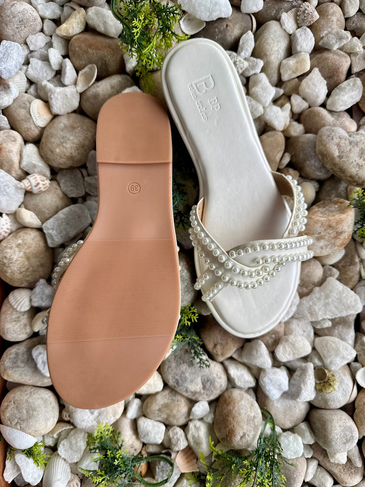 Effortless summer sandals