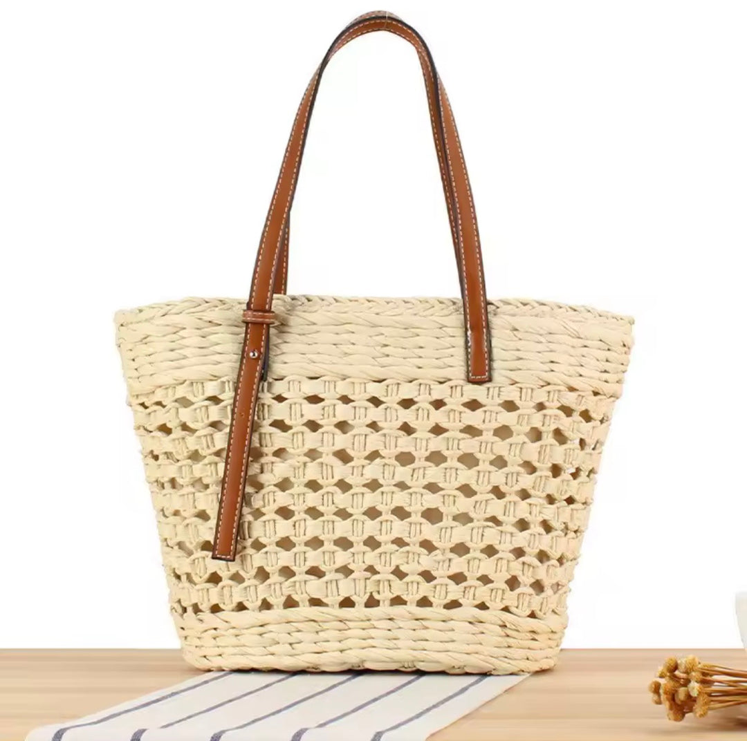 Medium handwoven beach bag