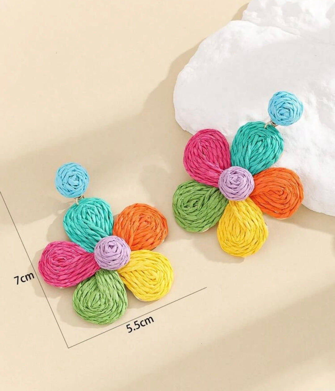 Straw flower drop earrings