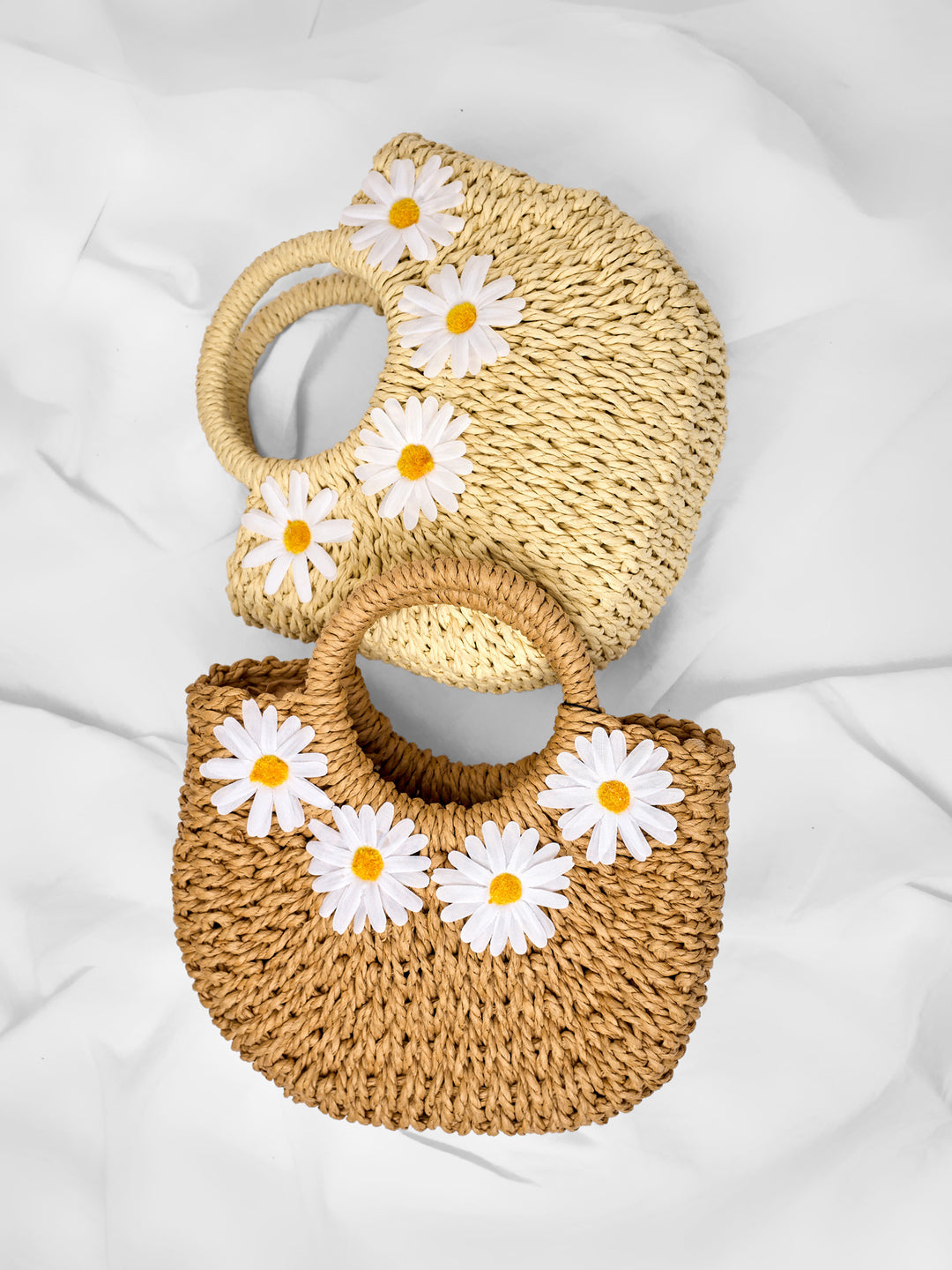 Daisy sling bag