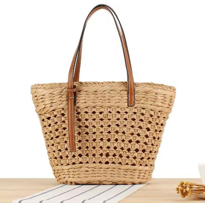 Medium handwoven beach bag