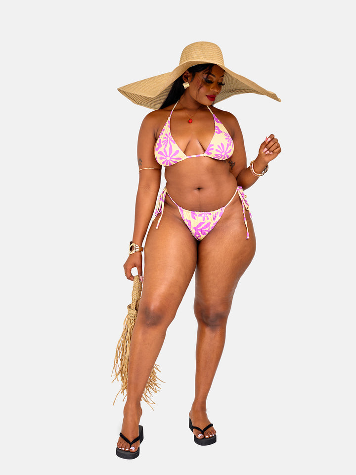 Triangle stringed bikini
