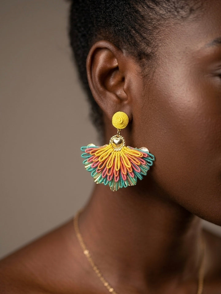 Raffia fan earrings