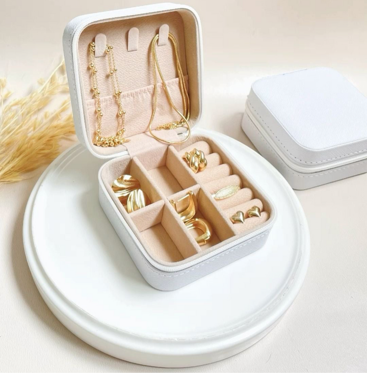 Mini jewelry box organizer