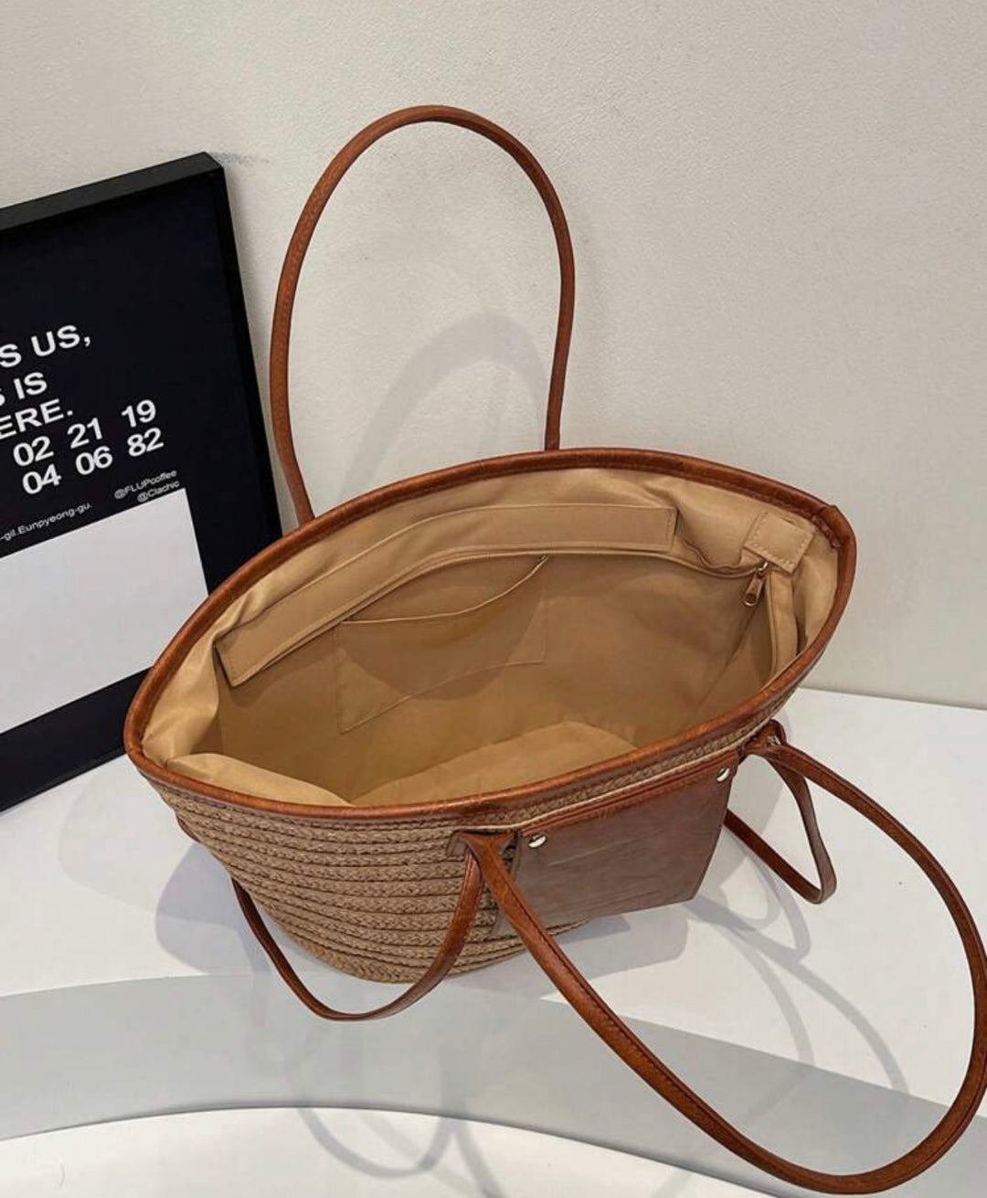 Large zipped tote bag