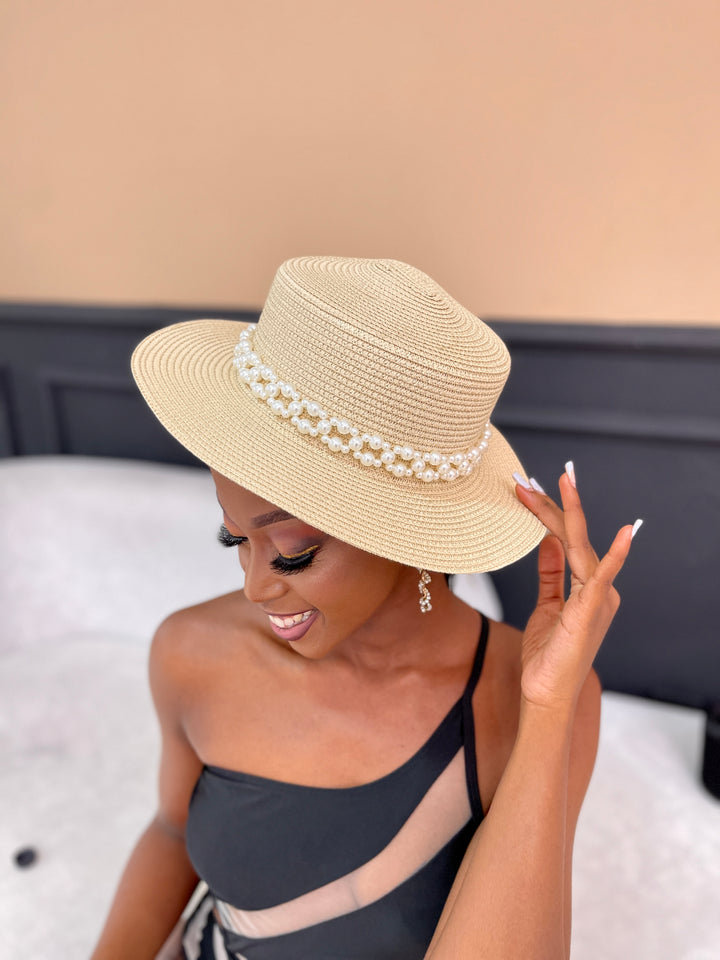 Fedora with pearls beige